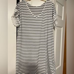 Shein Women’s T-shirt, dress with lace detail on sleeve size large.